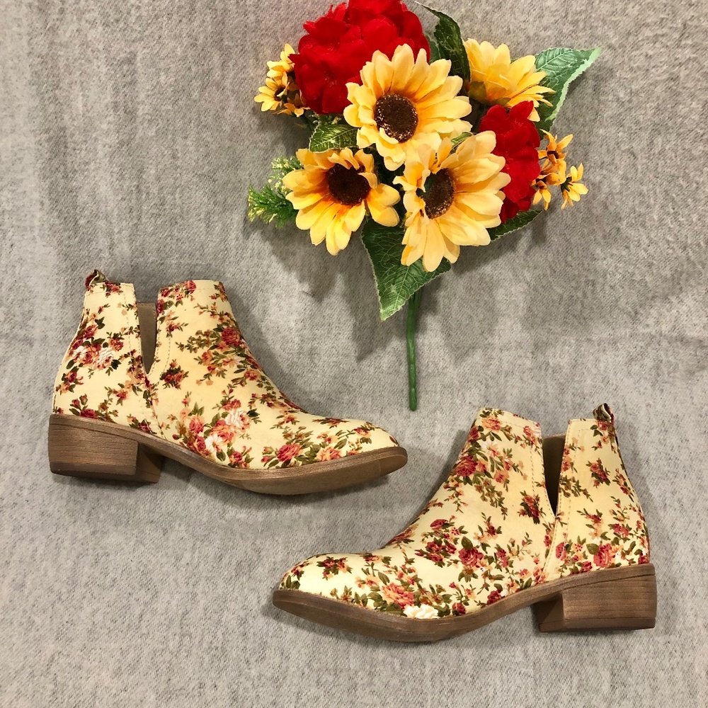 NWOT - Pink & Cream Floral Fabric Ankle Boots